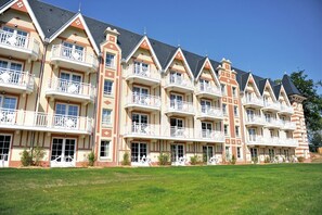 Extérieur maison de vacances [été]