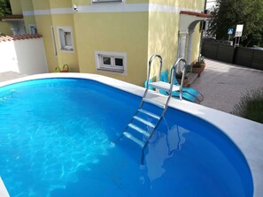 Schwimmbad des Ferienhauses