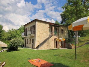 Außenseite Ferienhaus [Sommer]
