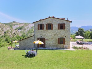 Außenseite Ferienhaus [Sommer]