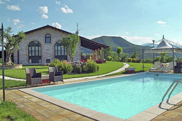 Holiday Home Swimming Pool