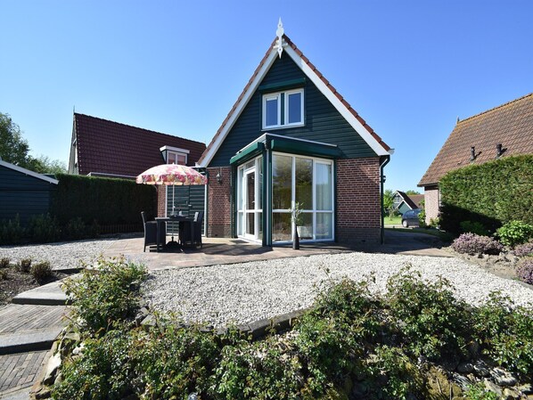 Außenseite Ferienhaus [Sommer]