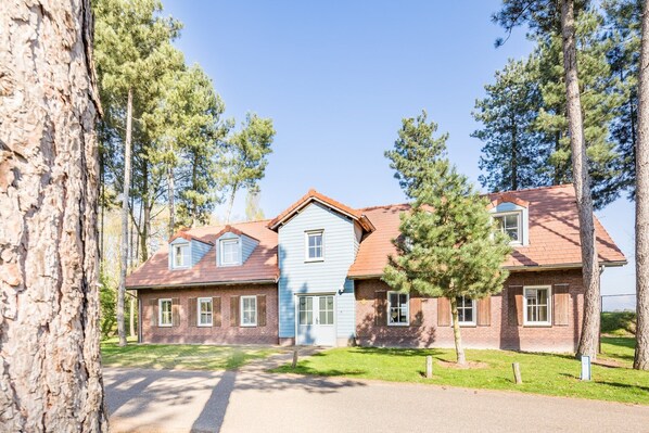Holiday Home Exterior [summer]