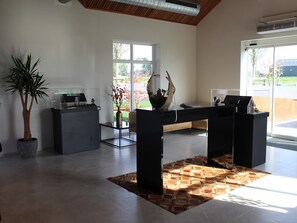 Entrance / Reception
