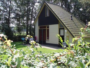 Außenseite Ferienhaus [Sommer]