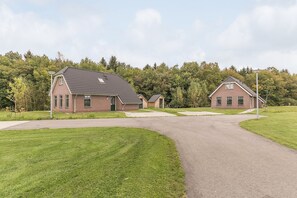 Außenseite Ferienhaus [Sommer]