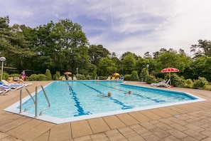 Holiday Home Swimming Pool