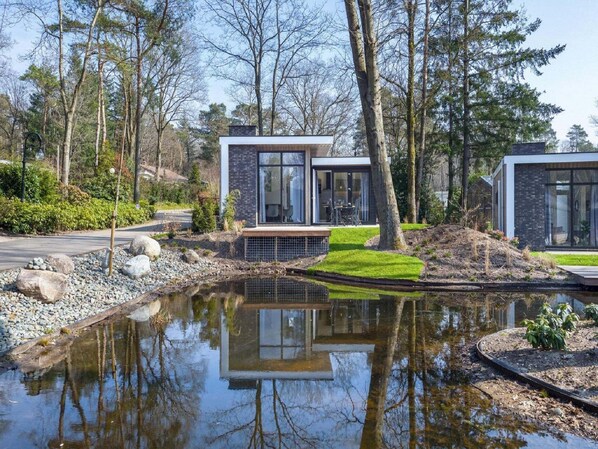 Außenseite Ferienhaus [Sommer]
