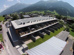 Außenseite Ferienhaus [Sommer]