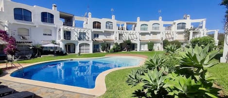 Holiday Home Swimming Pool
