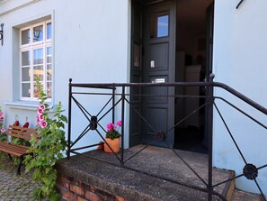 Außenseite Ferienhaus [Sommer]