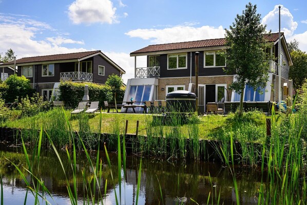 Außenseite Ferienhaus [Sommer]
