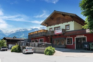 Außenseite Ferienhaus [Sommer]