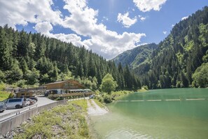 Immediate Surroundings [summer] (&lt;1 km)