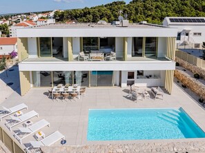 Luxury Seaside Villa Sutivan Lemon Tree A-Pool,Seaview
