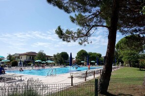Holiday Home Swimming Pool
