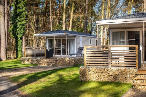 Außenseite Ferienhaus [Sommer]