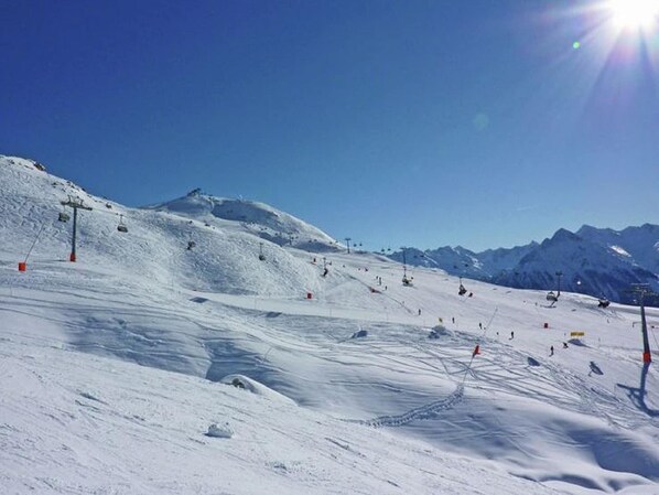 Surroundings [winter] (1-5 km)