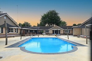 Holiday Home Swimming Pool