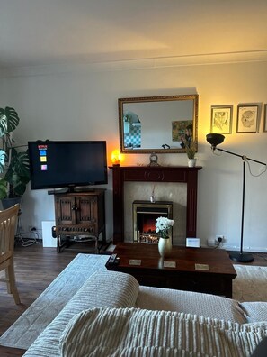 Living Room / Lounge