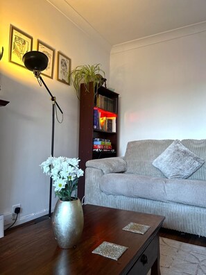 Living Room / Lounge