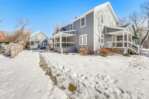 Property Exterior | Single-Level Duplex Home | 2nd-Floor Unit