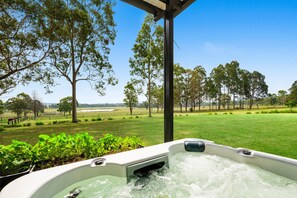 Bain à remous extérieur