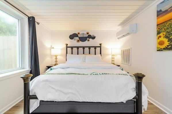 A beautiful room equipped with massaging bed and beautiful decoration