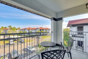 Private Balcony | Outdoor Dining | Single Story | 3rd-Floor Unit