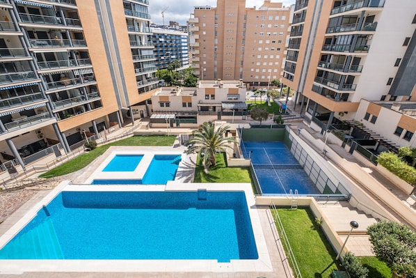 Swimming pool