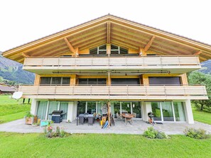 Die Architektur, Abstellgleis, Balkon, Bauernhaus, Eco Hotel, Veranda, Holz