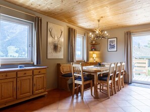 Design Intérieur, Meubles, Bois, Plafond, Sol, Sol, Table Cuisine Et Salle A Manger, Salle À Manger, Domicile, Pièce