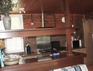 Kitchen with hob - Tassimo coffee maker + filter - Electric kettle - Dishwasher - Household linen - Oven - Microwave - Toaster - Fridge + Freezer.