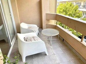 terrace table chairs
