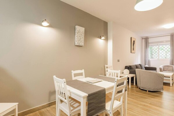 dining room (1)