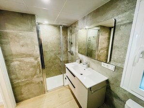bathroom (1)