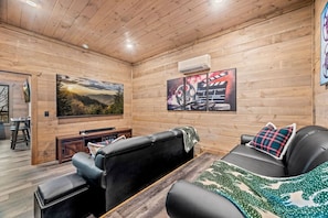 Enjoy the ultimate movie night in your very own cozy theater room! Sink into plush leather seating, wrap up in soft blankets, and immerse yourself in your favorite shows on the big screen.