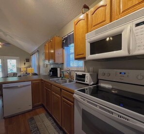 Full kitchen