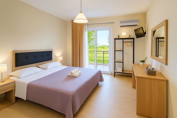 View of the interior - Double bed