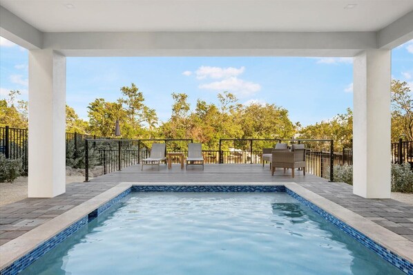 Private Pool and Lounge