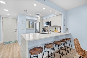 Kitchen with Breakfast Bar