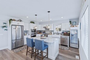 Mid Level Kitchen
