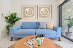 With an advance notice, the sofa bed can be set up for a fifth guest.