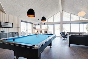 Spielezimmer