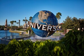 Just minutes from Universal Orlando