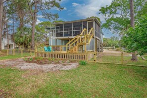 Fantastic deck and screened porch
