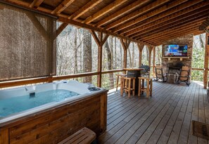 Hot tub on Deck