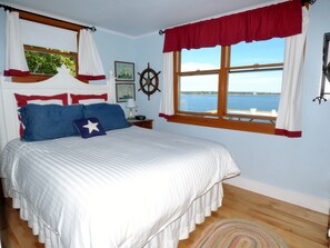 Primary Bedroom with Queen Bed