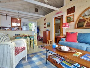 LobsterCliff Cottage - Main Living Area