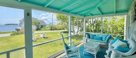 Screened-in Porch